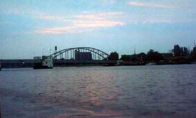 Morgenlys over Guldborgbroen